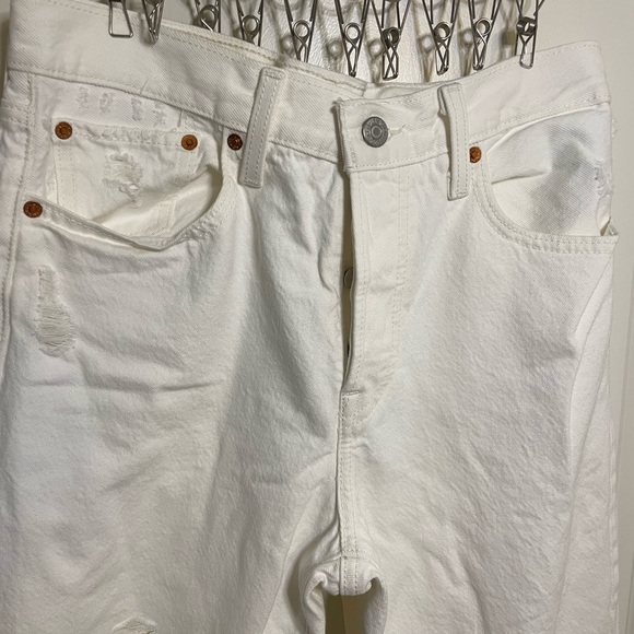 Levi’s Wedgie Fit Straight Leg Jeans - Cloud Bank (white ripped) - Picture 2 of 5